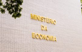 Fachada lateral do Ministério da Economia na cidade de Brasíli